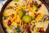 Creamy Slow Cooker Bacon Cheeseburger Soup