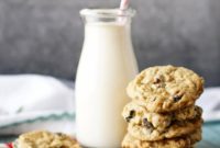 Berry Medley Chocolate Chip Oat Cookies