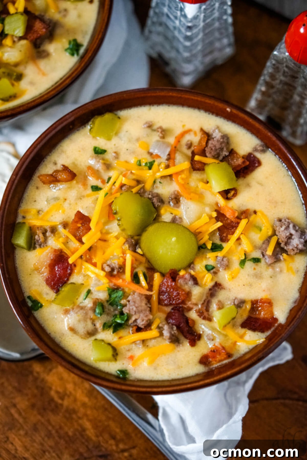 Slow Cooker Bacon Cheeseburger Soup